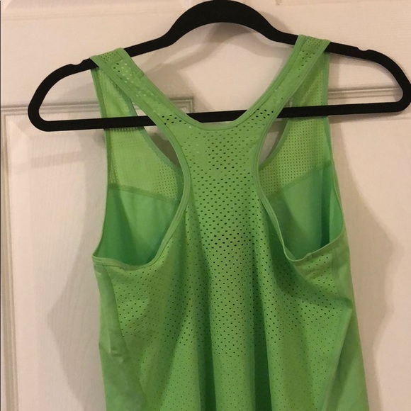 💚 Nike Dri Fit Tank 💚 - Picture 3 of 3